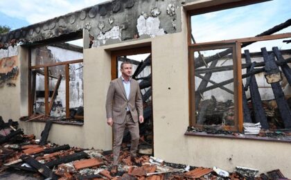 Alfred Simonis: „Vom sprijini cu fonduri de la Consiliul Județean Timiș refacerea școlii de la Lovrin care a fost grav afectată de incendiul de acum două zile”