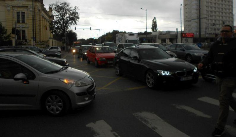 Limita de viteză în Timișoara revine la 50 km/h. Semafoare desființate în cinci intersecții
