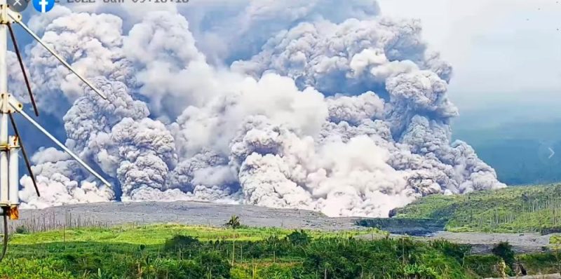 Vulcanul indonezian Semeru a erupt, populația este avertizată să stea departe (video)