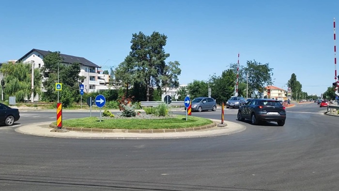 Este aproape gata noul sens giratoriu amenajat la ieșirea din Giroc spre Timișoara. Video 1 Este gata noul sens giratoriu amenajat la ieșirea din Giroc spre Timișoara. Video