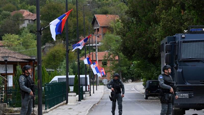 SUA îndeamnă Serbia să își retragă trupele de la granița cu Kosovo