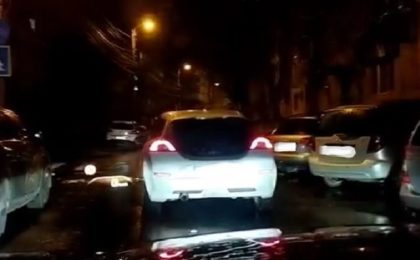 Şoferiţă din Timişoara, cu alcoolemie de 1,06‰, prinsă de poliţiştii locali după ce a lovit o maşină şi a fugit