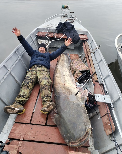 Somn de aproape 3 metri, prins pe Dunăre, în Banat