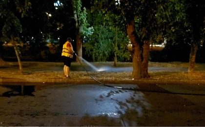 Mai puțin praf, disconfort termic mai scăzut. Brantner continuă spălarea străzilor din Timișoara