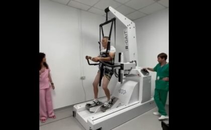 VIDEO! Minunea celor 7 săptămâni. Un bărbat căzut de la înălţime, aflat în stare critică, s-a pus din nou pe picioare la Spitalul Judeţean Timişoara