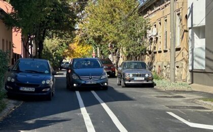 “Stâlpișoara” administrației Fritz încurcă total circulația mașinilor și a bicicletelor în zona Elisabetin