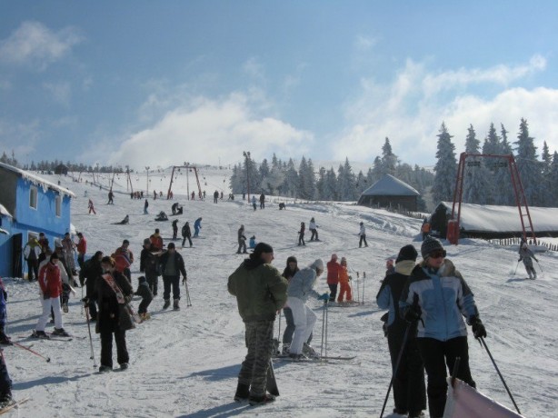 Sezonul de schi se deschide de 1 Decembrie în staţiunea Straja