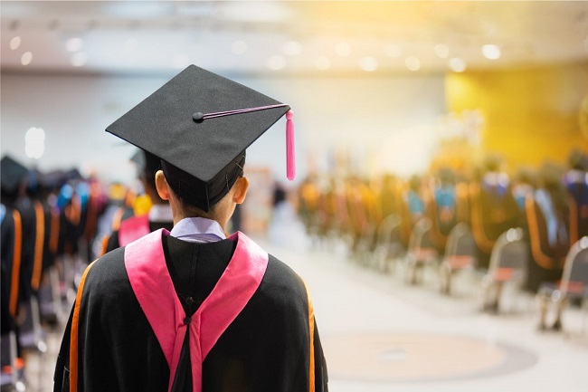 România, pe ultimul loc în UE la numărul de absolvenți de studii superioare