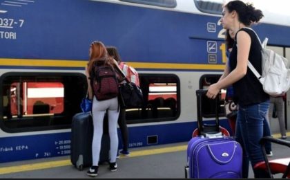 CFR Călători: Studenții își pot cumpăra online bilete și abonamente cu 90% reducere