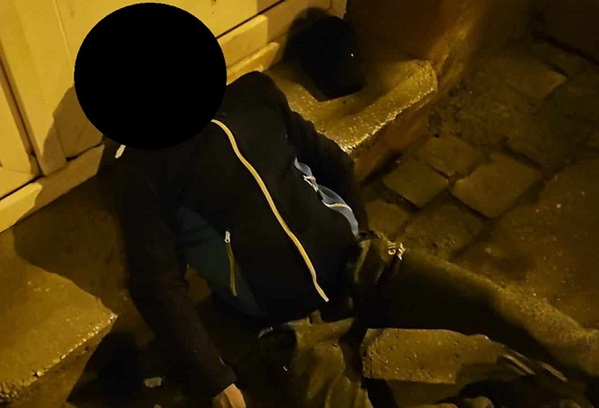 Tânăr găsit de polițiștii locali căzut pe o stradă din Timișoara
