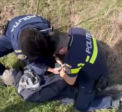 Bărbat ucis pe un câmp din Timiș. Suspectul a fost urmărit de o polițistă aflată în timpul liber