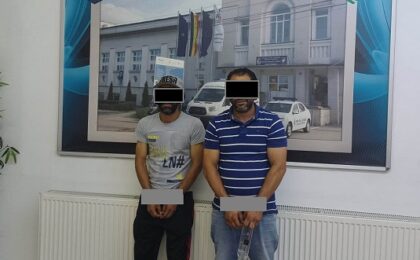 Polițiști locali agresați de doi bărbați, în Piața Bălcescu din Timișoara