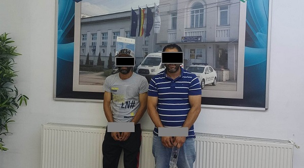 Polițiști locali agresați de doi bărbați, în Piața Bălcescu din Timișoara