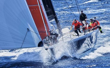 Doi marinari au murit în cursa de iahturi Sydney - Hobart