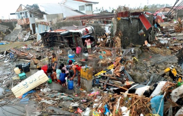 Video! Cel puţin 375 de morţi şi 500 de răniţi, în Filipine, după Taifunul Rai