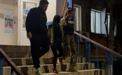 O femeie de 36 de ani a tâlhărit un bătrânel de 89 de ani 13 O femeie de 36 de ani a tâlhărit un bătrânel de 89 de ani