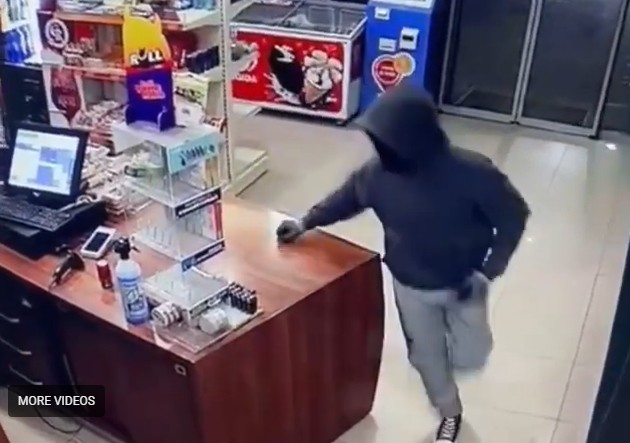 Tâlhar reținut la Timișoara. Cu cagulă și mănuși, a amenințat cu un cuțit pe angajatul unei stații de carburanți (video)