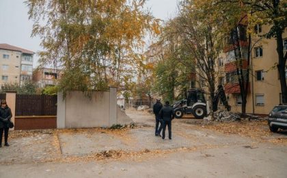 Un teren public din zona Dâmbovița, ocupat ilegal, a fost eliberat 15 Un teren public din zona Dâmbovița, ocupat ilegal, a fost eliberat