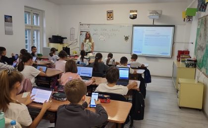 Unele școli din Timiș au început simulările pentru testarea standardizată județeană
