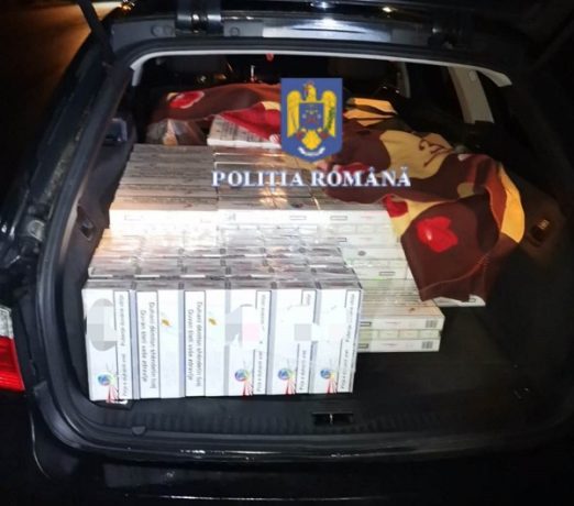 70.000 de țigarete fără timbru, descoperite, în Bocșa, într-un autoturism care circula pe direcția Timișoara-Reșița 1 70.000 de țigarete fără timbru, descoperite într-un autoturism ce circula pe ruta Timișoara-Reșița