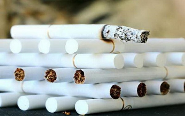 30.000 de țigarete fără timbru au fost descoperite de polițiștii timișeni în mașina unei femei