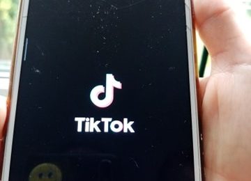 Ministerul Digitalizării recomandă interzicerea aplicaţiei TikTok pe telefoanele de serviciu ale angajaţilor la stat