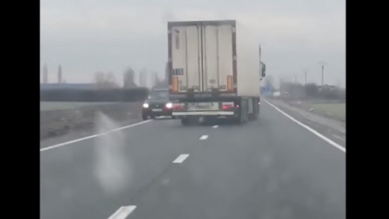 Aproape de tragedie: Șofer de TIR din Belarus, rupt de beat pe un drum din România. A fost oprit de alți conducători auto