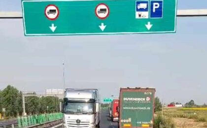 Cu tirul pe contrasens, pe autostrada A1 Deva - Nădlac. Video