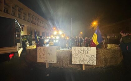 Protestatarii cu tractoare au ajuns în centrul Timișoarei. Viceprimarul Cosmin Tabără: „Am avizat această acțiune în urma unei solicitări primite de la trei fermieri din Timiș” (foto și video)