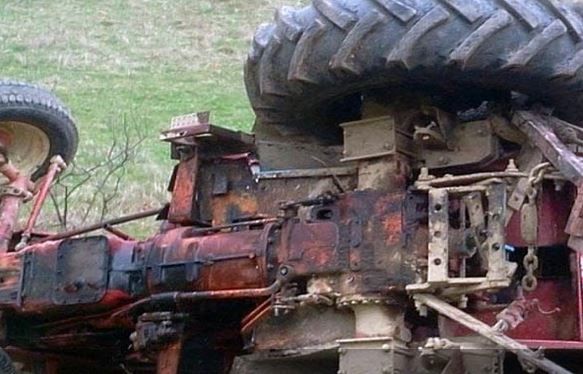 tractor rasturnat 2