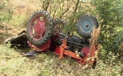 tractor rasturnat1