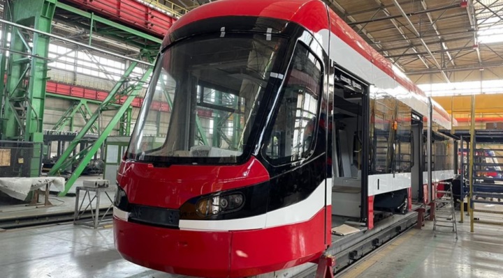 Primăria Arad a accesat un proiect european de 13 milioane de euro și va achiziţiona 6 tramvaie dublu articulate