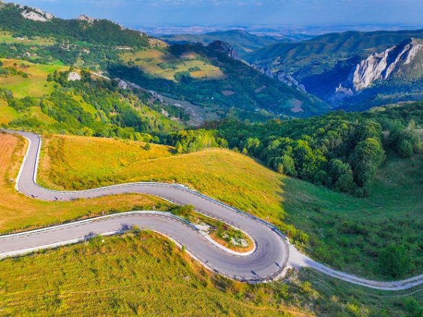 Transapuseana a fost finalizată: Cel mai scump drum judeţean din România va fi recepţionat luna aceasta