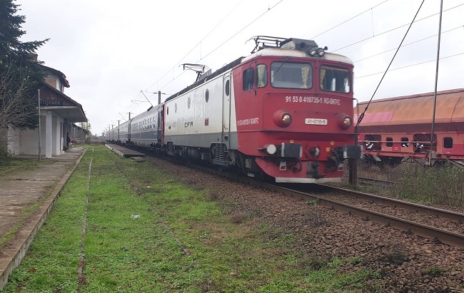 Circulația trenurilor oprită temporar pe un sector feroviar din sud-vestul țării