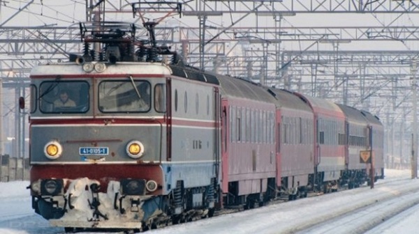 Circulaţia trenurilor CFR Călători se desfășoară în condiții de iarnă