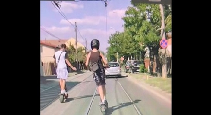 Poliția Timiș, precizări cu privire la circulația trotinetiștilor și a bicicliștilor. Minorii între 14 și 18 ani pot răspunde contravențional