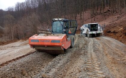 A început amenajarea accesului în șantierul din zona unde vor fi construite tunelurile de pe autostrada A1 Lugoj – Deva
