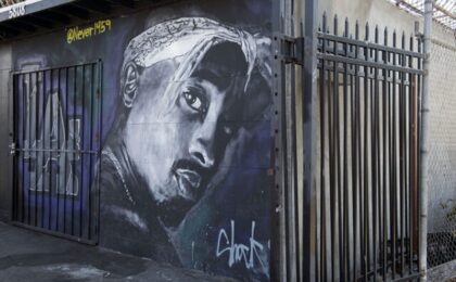 Poliţia din Nevada a făcut percheziţii în dosarul legat de uciderea lui Tupac Shakur, împușcat mortal în 1996