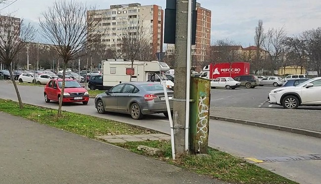 Tupeu în trafic la Timișoara. Cum își fac unii loc pe contrasens (video)
