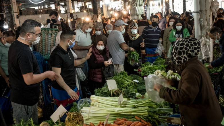 Turcii sunt îndemnați să devină vegetarieni pentru a supraviețui crizei economice