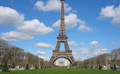 Turnul Eiffel a fost vizitat în 2023 de mai mulţi turişti decât înainte de COVID-19