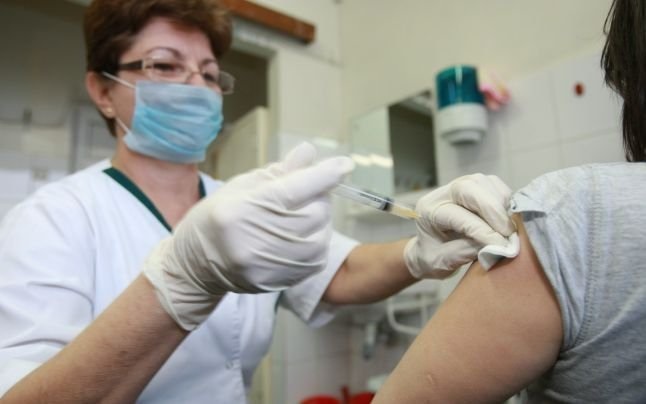 Administrarea celei de-a treia doze de vaccin anti-COVID ar putea începe în octombrie. Cine va avea prioritate