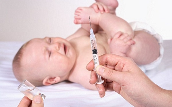 Efectele pandemiei: tot mai mulți părinți refuză să-și vaccineze copiii cu vaccinurile obișnuite