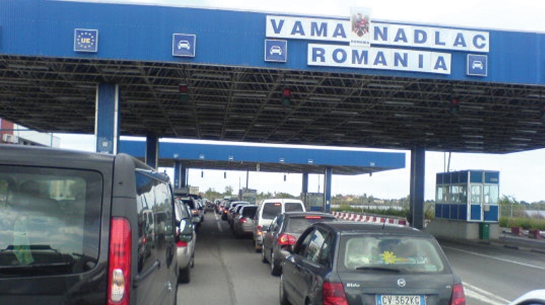 Peste 200.000 de oameni și 53.000 de mașini au trecut frontiera României în ultimele 24 de ore