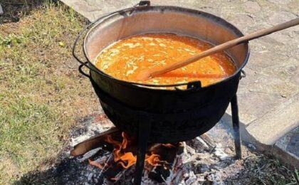 Varza la cazan și pompierii, într-o comună timişeană