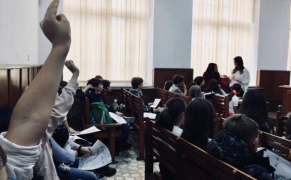 16 elevi din Timișoara la faza națională a concursului de educație juridică „Be legal! Be cool!“