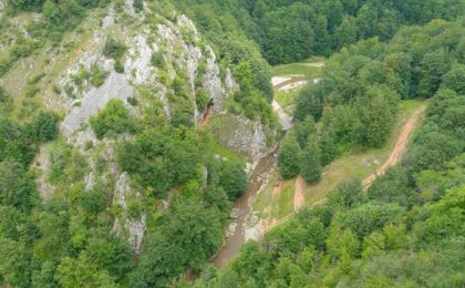 A fost inaugurat unul dintre cele mai spectaculoase și mai lungi trasee turistice de Via Ferrata