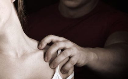 Adolescentă de 15 ani, din Timiș, violată de doi tineri