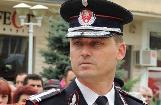 Fostul șef al ISU Hunedoara, adus cu elicopterul la Timişoara, în stare gravă, după ce s-a împușcat în piept