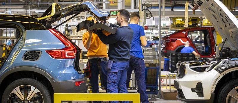 Volvo și Tesla opresc producția în Europa